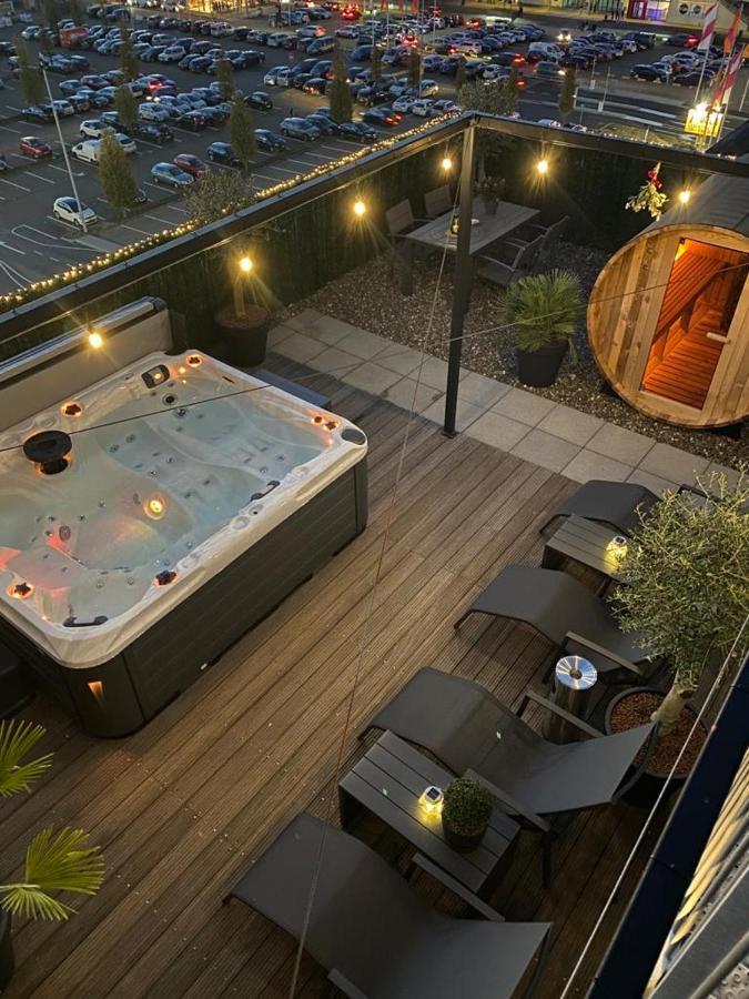 Wellness Dome Penthouse Suite Kerkrade Exterior photo